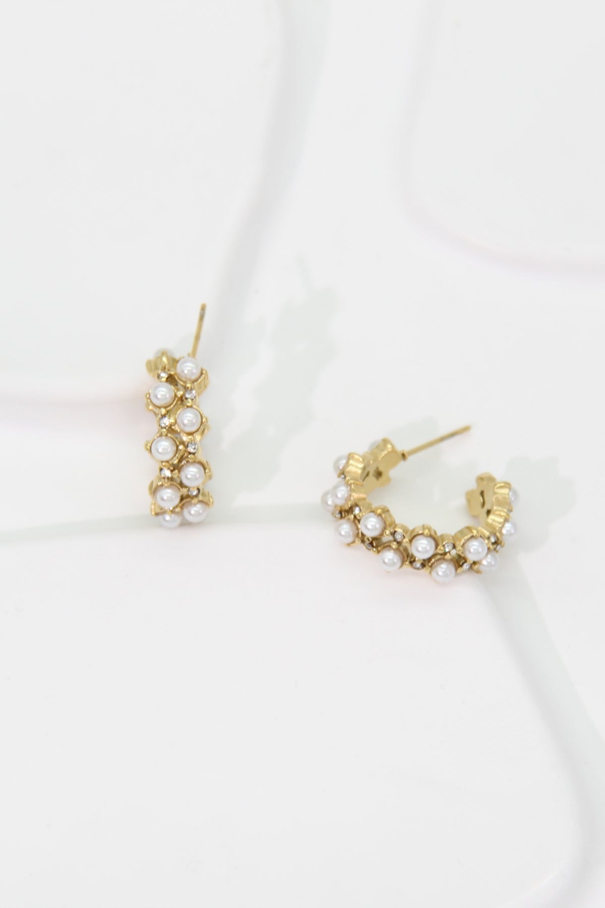 Boucle d'Oreilles Mila - Créoles Perles - Chic et intemporel